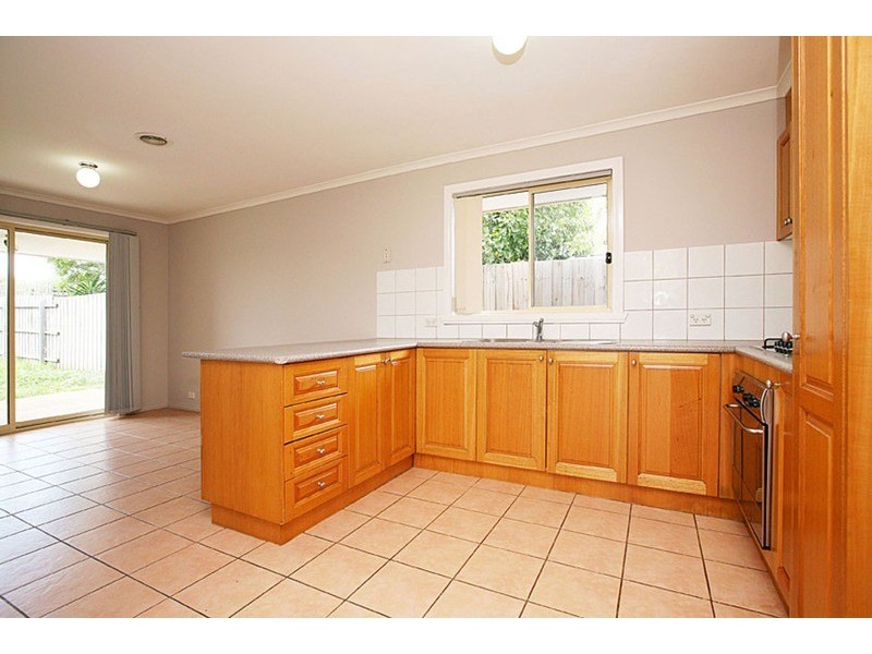 2/45 Oarsome Drive, Delahey VIC 3037