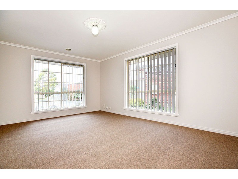 2/45 Oarsome Drive, Delahey VIC 3037