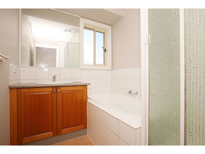 2/45 Oarsome Drive, Delahey VIC 3037