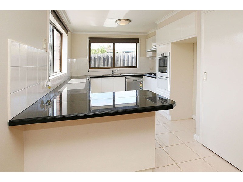 17 Willandra Court, Taylors Lakes VIC 3038