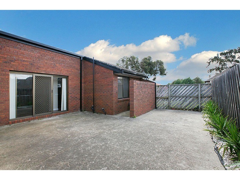17 Willandra Court, Taylors Lakes VIC 3038