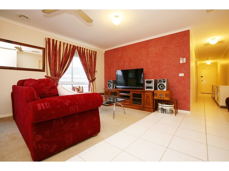 7/21 Patonga Drive, Delahey VIC 3037