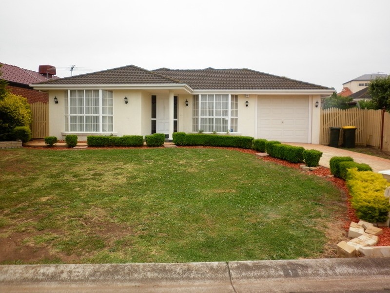 1 Glover Court, Taylors Lakes VIC 3038