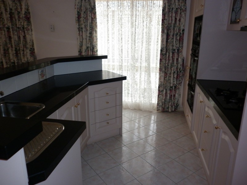 1 Glover Court, Taylors Lakes VIC 3038