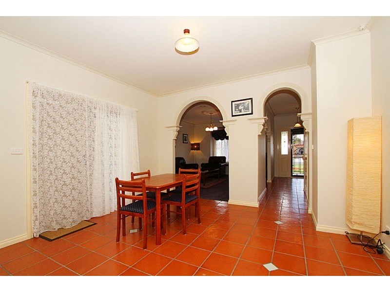 5 Solent Crescent, Taylors Lakes VIC 3038