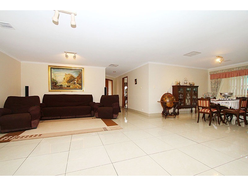 20 Parmelia  Drive, Taylors Lakes VIC 3038