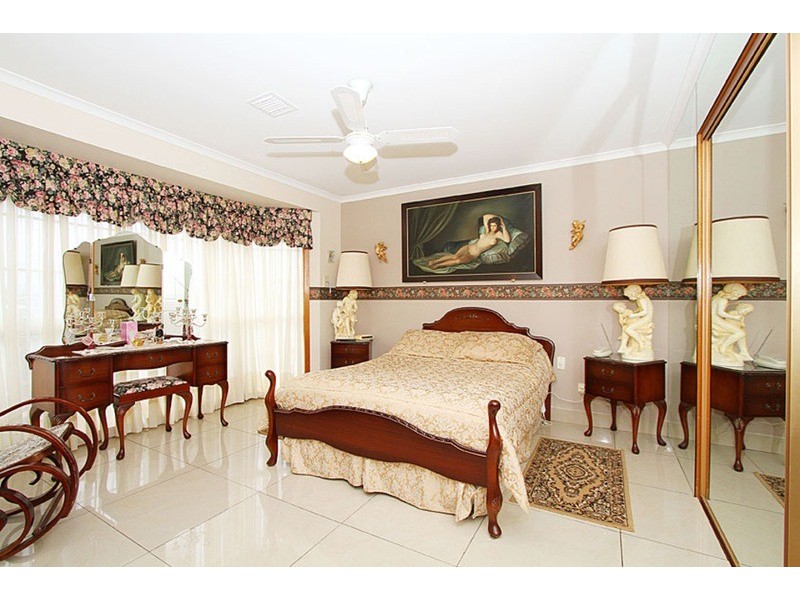 20 Parmelia  Drive, Taylors Lakes VIC 3038