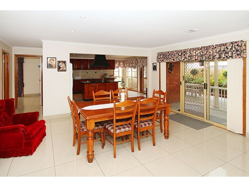 20 Parmelia  Drive, Taylors Lakes VIC 3038