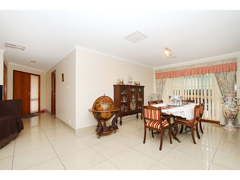 20 Parmelia  Drive, Taylors Lakes VIC 3038