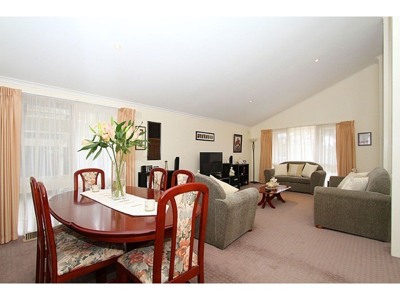 13 Mungana Court, Taylors Lakes VIC 3038