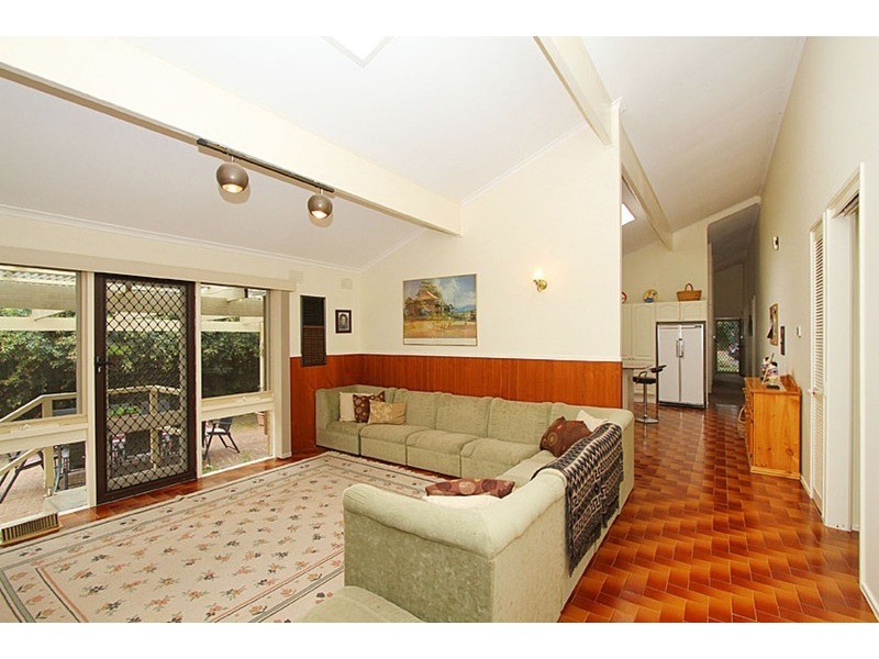 13 Mungana Court, Taylors Lakes VIC 3038