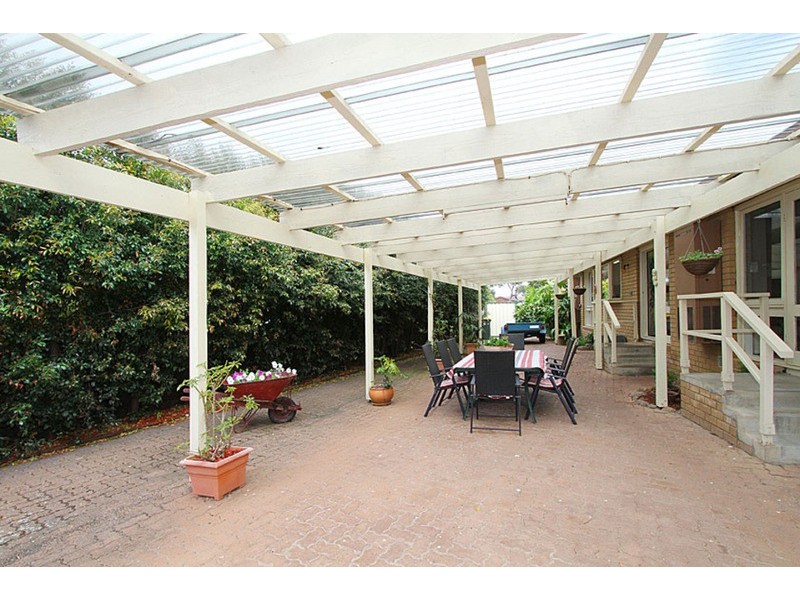 13 Mungana Court, Taylors Lakes VIC 3038