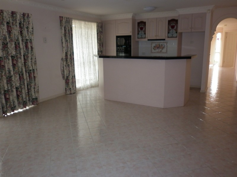 1 Glover Court, Taylors Lakes VIC 3038