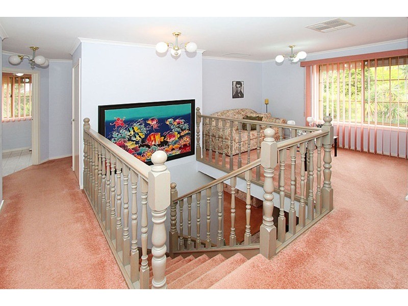 14 Dutchman  Court, Taylors Lakes VIC 3038