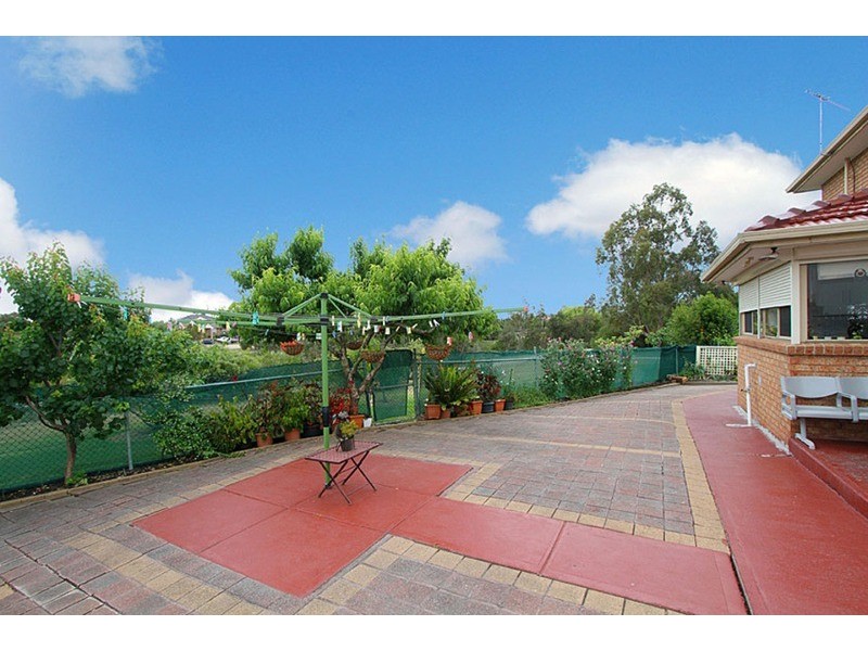 14 Dutchman  Court, Taylors Lakes VIC 3038