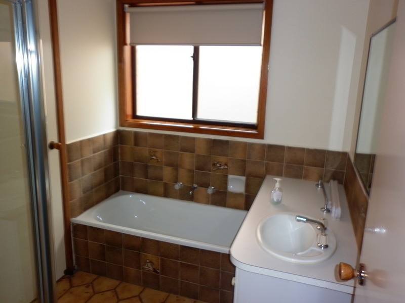 1 Monaro  Court, Kealba VIC 3021