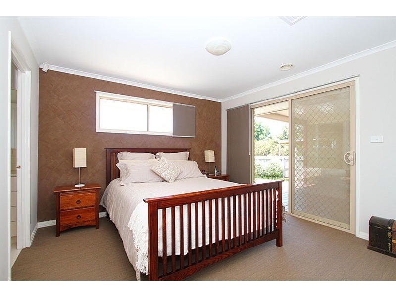 5 Berthon Crescent, Hillside VIC 3037