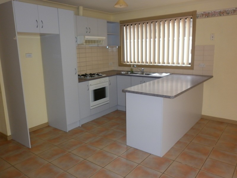 11 Elphinstone Way, Caroline Springs VIC 3023