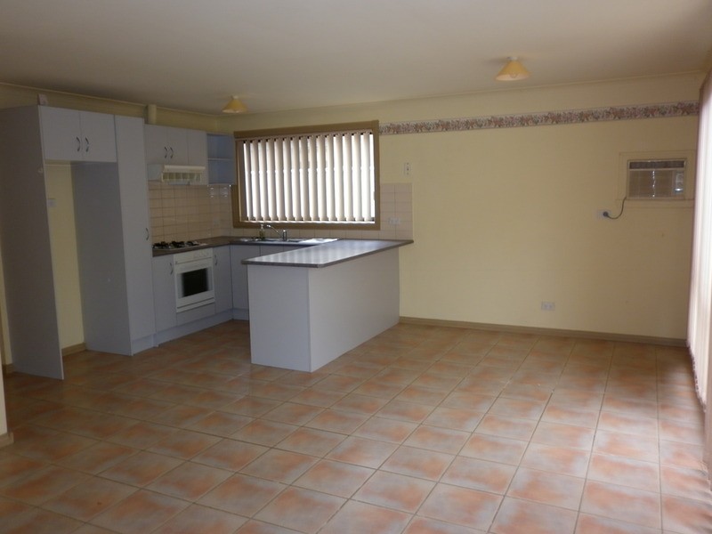 11 Elphinstone Way, Caroline Springs VIC 3023