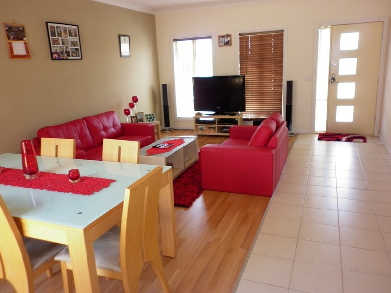 1/71 Allenby  Road, Hillside VIC 3037