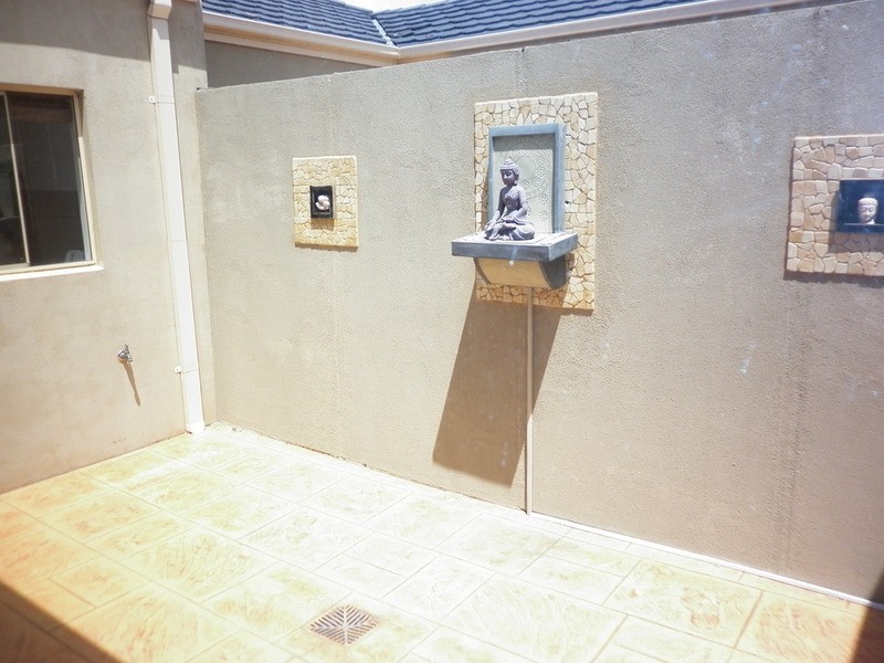 1/71 Allenby  Road, Hillside VIC 3037