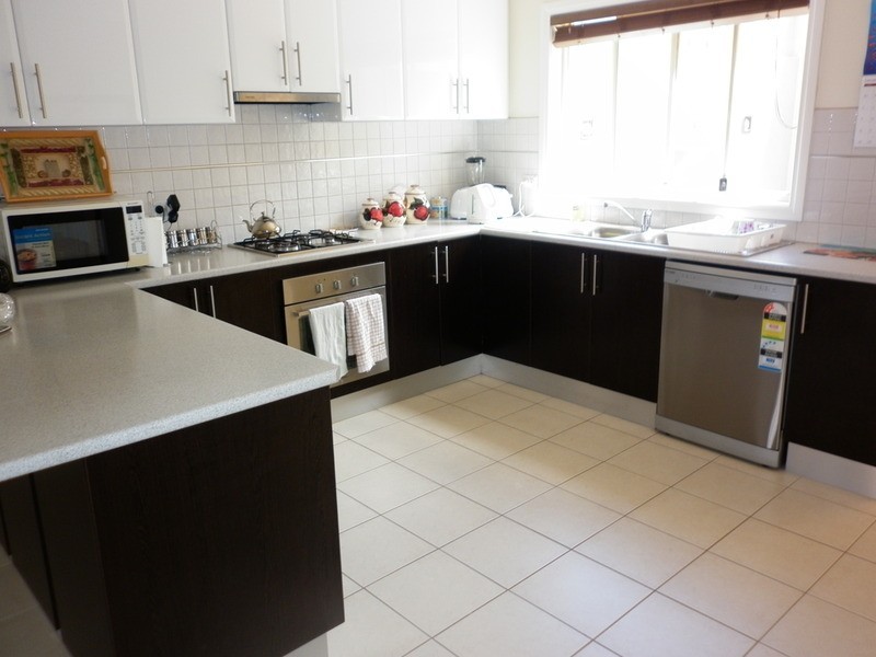 1/71 Allenby  Road, Hillside VIC 3037