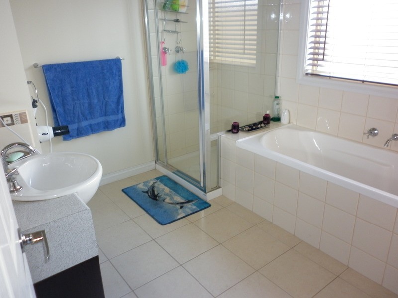 1/71 Allenby  Road, Hillside VIC 3037