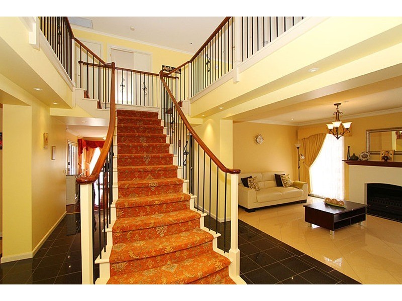 9 Goulburn Way, Taylors Lakes VIC 3038