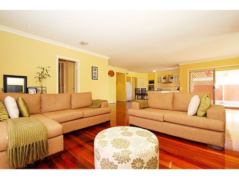 9 Goulburn Way, Taylors Lakes VIC 3038