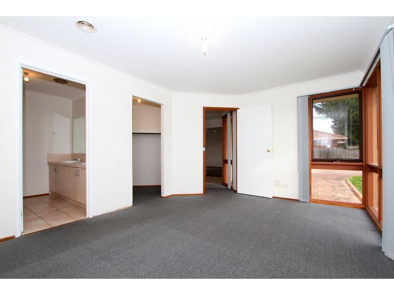 3 Chicquita  Close, Keilor Downs VIC 3038