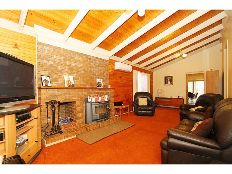 15 Bremen Court, Keilor Downs VIC 3038