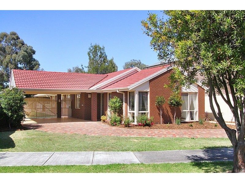 9 Santa Monica  Drive, Taylors Lakes VIC 3038