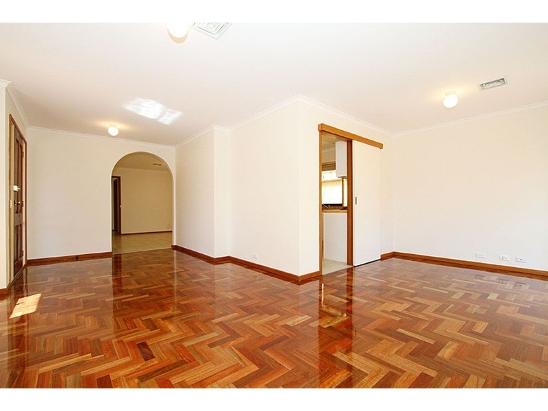 9 Santa Monica  Drive, Taylors Lakes VIC 3038