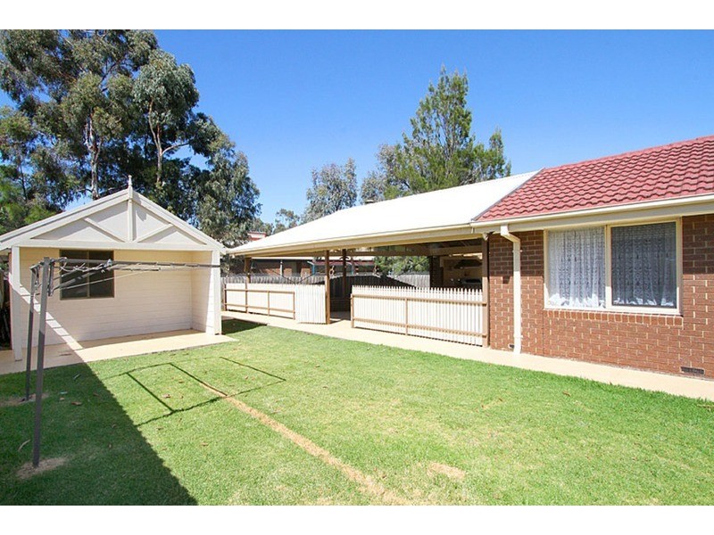 9 Santa Monica  Drive, Taylors Lakes VIC 3038