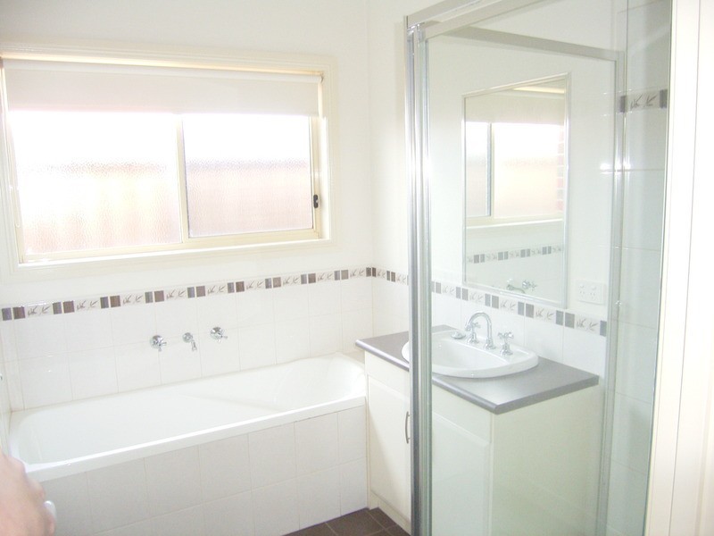 4/44 Dundee Way, Sydenham VIC 3037