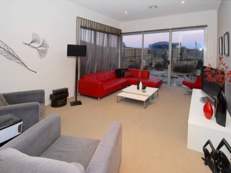 10 Mosman Grove, Taylors Hill VIC 3037