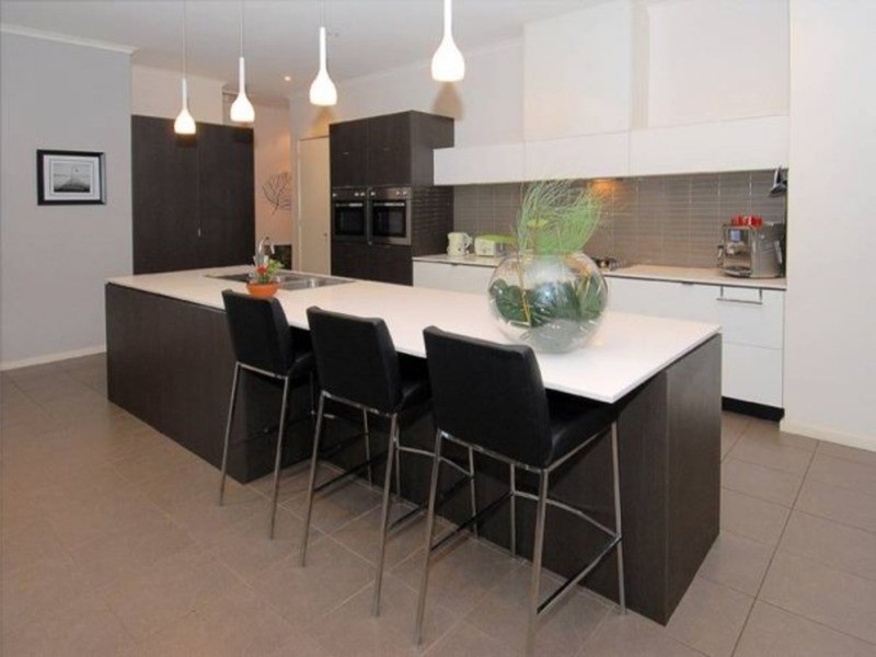 10 Mosman Grove, Taylors Hill VIC 3037