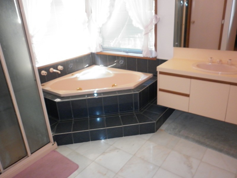 12 Krona Rise, Keilor Lodge VIC 3038