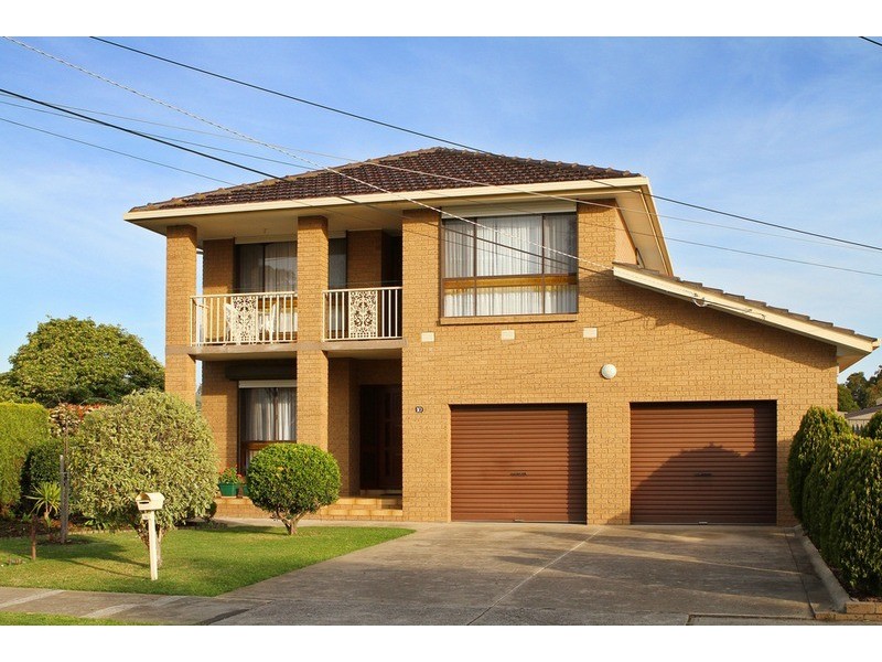 10 Leavesdon Avenue, Kealba VIC 3021