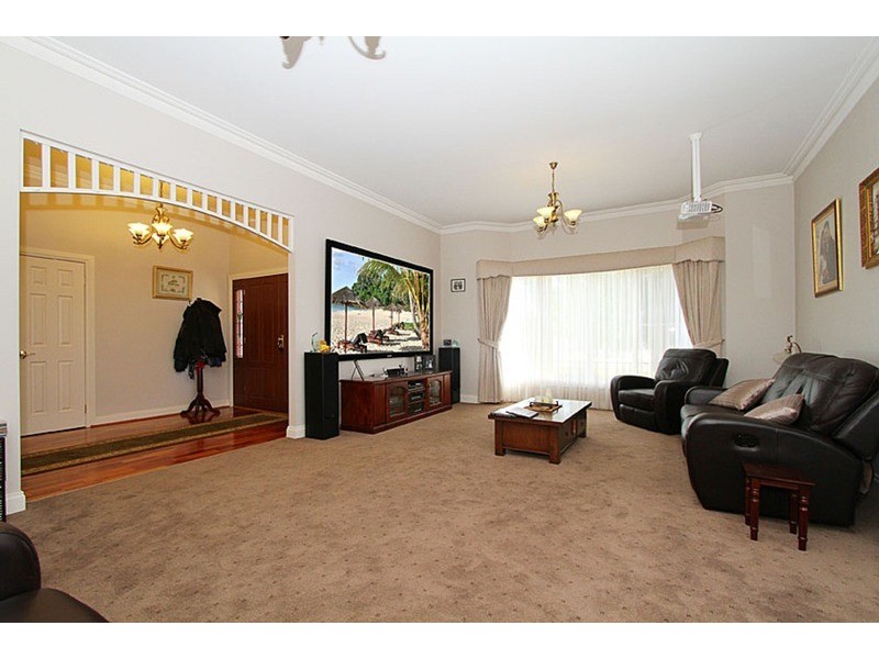 39 Domain  Way, Taylors Hill VIC 3037