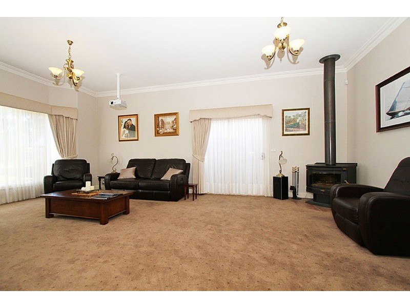 39 Domain  Way, Taylors Hill VIC 3037