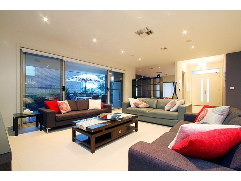 17 Melfin Drive, Hillside VIC 3037