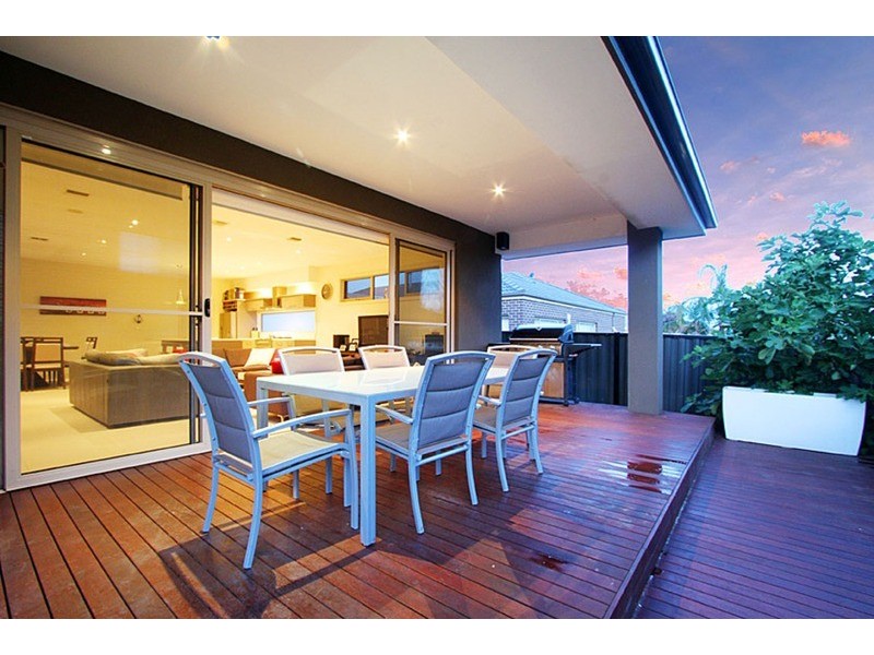 17 Melfin Drive, Hillside VIC 3037