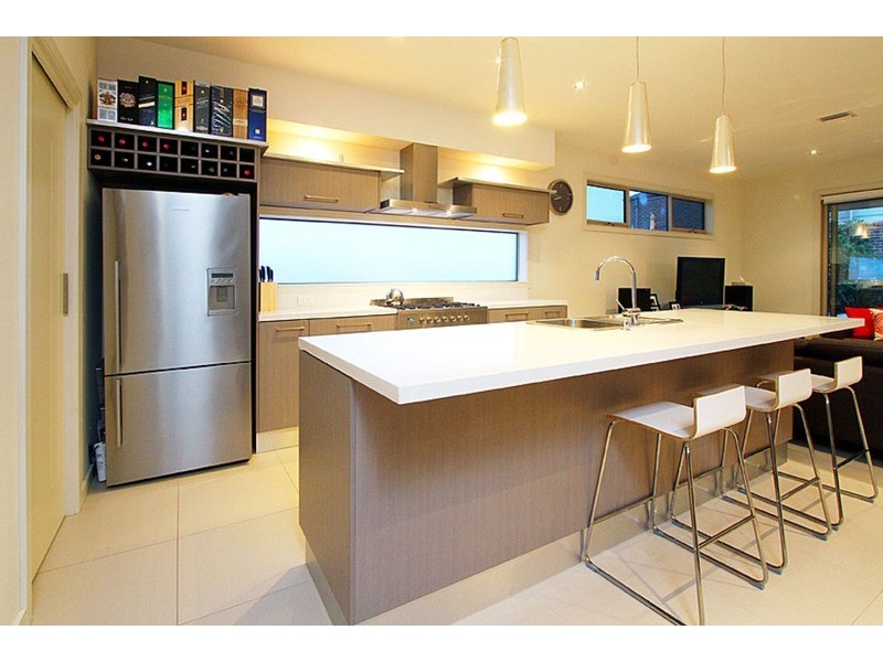 17 Melfin Drive, Hillside VIC 3037