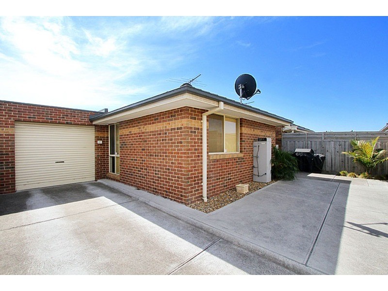 10/28 Ozzimo Drive, Hillside VIC 3037