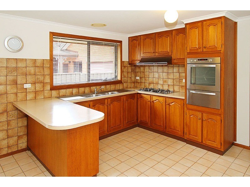 7 Snowdon  Close, Keilor Downs VIC 3038