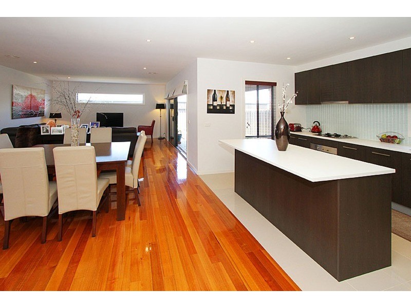 38 Kingston Drive, Taylors Hill VIC 3037