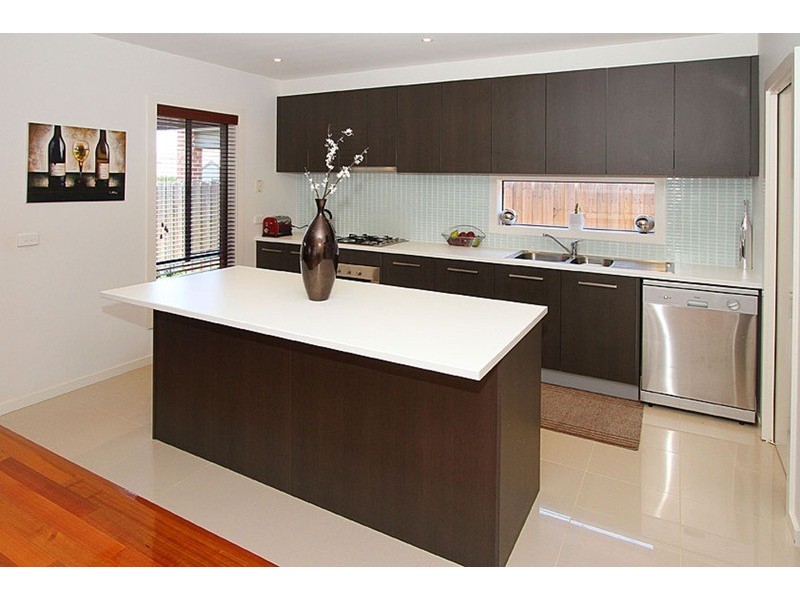 38 Kingston Drive, Taylors Hill VIC 3037