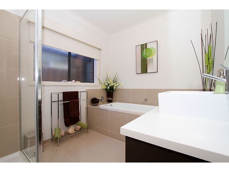 38 Kingston Drive, Taylors Hill VIC 3037