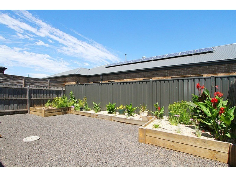 38 Kingston Drive, Taylors Hill VIC 3037